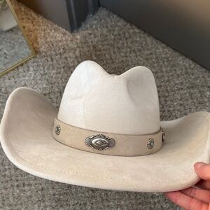 Elegant Cream Cowboy Hat